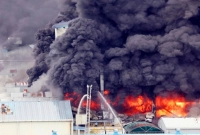 টায়ার কারখানায় ভয়াবহ আগুন