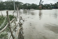 হাতিয়ার সঙ্গে সারা দেশের যোগাযোগ বিচ্ছিন্ন, তলিয়ে গেছে নিঝুমদ্বীপ