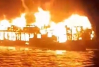 হাওরে-পর্যটকবাহী-নৌকায়-ভয়াবহ-আগুন