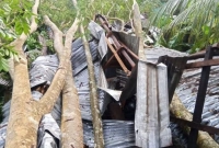 হঠাৎ-শক্তিশালী-ঝড়ে-গোটা-উপজেলার-বিদ্যুৎ-সরবরাহ-বন্ধ