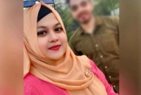 'ঘুমানোর আগেই সে আমার রুমের দরজা বাইরে থেকে টেনে বন্ধ করে দেয়' 'ঘুমানোর আগেই সে আমার রুমের দরজা বাইরে থেকে টেনে বন্ধ করে দেয়'