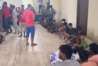 ভয়ে বাংলায় কথা বলছেন না ভারতের পশ্চিমবঙ্গের মানুষ