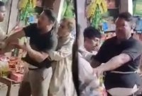 হাই-স্কুলের-প্রধান-শিক্ষককে-জনসম্মুখে-বেঁধে-রেখে-মারধর-