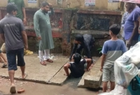 চট্টগ্রামে-নালায়-পড়ে-শিশু-নিখোঁজ-উদ্ধারে-ফায়ার-সার্ভিস