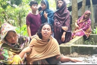 হাউমাউ-করে-কাঁদছেন-লাল-চাঁদের-স্ত্রী-কান্না-থামাতে-পারছেন-না-স্বজনরাও