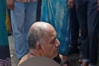 নিজ-এলাকার-লোকজনের-হাতে-মারধরের-শিকার-আ-লীগ-নেতা-পুলিশে-সোপর্দ