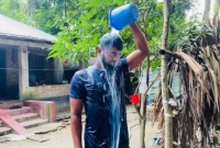 দুধ-দিয়ে-গোসল-করে-রাজনীতি-ছাড়ার-ঘোষণা-ছাত্রলীগ-সভাপতির