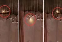 গভীর রাতে টিকটিকির লেজ থেকে বের হচ্ছে আগুন গভীর রাতে টিকটিকির লেজ থেকে বের হচ্ছে আগুন