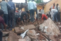 এবার ভারতে ক্লাস চলাকালীন ভেঙে পড়ল স্কুলের ছাদ, ৪ শিশু নিহত