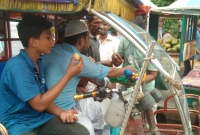 দাউদকান্দিতে মামুন সম্রাটের মৃত্যুর খবরে মিষ্টি বিতরণ  দাউদকান্দিতে মামুন সম্রাটের মৃত্যুর খবরে মিষ্টি বিতরণ