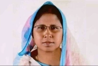 অভিযান-চালিয়ে-কেন্দ্রীয়-মহিলা-লীগ-নেত্রীকে-আটক-করল-ডিবি-পুলিশ