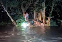 রাস্তা-ভেঙে-লোকালয়ে-ঢুকছে-তিস্তার-পানি-আবারও-বন্যার-আশঙ্কা