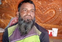 মেয়ের বাড়ির উদ্দেশ্যে বের হয়ে নিখোঁজ, ২০ বছর পর ফিরলেন নিজ গ্রামে! মেয়ের বাড়ির উদ্দেশ্যে বের হয়ে নিখোঁজ, ২০ বছর পর ফিরলেন নিজ গ্রামে!