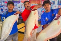 ৮৯-হাজার-টাকায়-বিক্রি-হলো-তিনটি-মাছ-