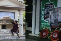১৫-আগস্ট-দুই-দফায়-ভাঙা-হলো-বঙ্গবন্ধুর-প্রতিকৃতি