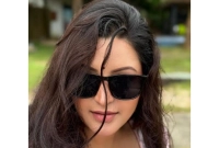 এই সানগ্লাস আমার নয় কিন্তু সে আমার: পরীমনি এই সানগ্লাস আমার নয় কিন্তু সে আমার: পরীমনি
