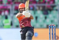 ক্রিকেটে-যেন-বিশ্বরেকর্ড-১১-ছক্কা-মাত্র-১২-বলেই-