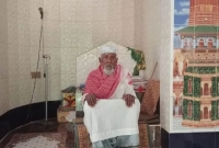 ১১৮ বছর বয়সেও মসজিদে ইমামতি করছেন ক্বারী মজিদ মোল্লা, কোরআন পড়েন চশমা ছাড়া 