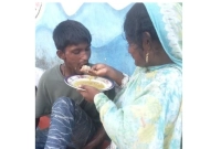 এক-চিলতে-ছাউনির-নিচে-এক-সমুদ্র-ভালোবাসা