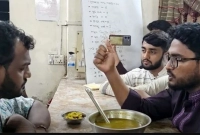 হাফপ্যান্ট-পরে-কাজ-ভিপির-তোপের-মুখে-সূর্য-সেন-হলের-ক্যাফেটেরিয়া-ম্যানেজার-সতর্কবার্তা