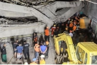  মাদ্রাসা ভবন ধসে পড়ল নামাজ চলাকালে, ৩৬ জনের মৃত্যু!