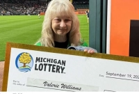 প্রতারণা ভেবে এড়িয়ে যাওয়া ফোন ধরতেই জিতলেন ১২ কোটি টাকা!