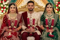 একই-সঙ্গে-দুই-প্রিয়-বান্ধবীকে-বিয়ে-করলেন-এক-তরুণ