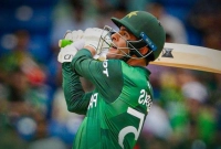 টানা-৬-বলে-ছক্কা-হাঁকিয়ে-হাফসেঞ্চুরি-সহজ-জয়