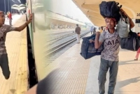 কুলির-টাকা-মেরে-পালালেন-যাত্রী-ঘটনার-পেছনে-রয়েছে-এক-ভিন্ন-গল্প