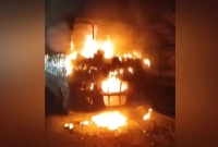 এবার-স্কুলবাসে-আগুন-