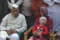 ‘অতি-ফর্সা’র-কারণে-পিতৃপরিচয়-হারানো-শিশুর-পাশে-দাঁড়ালেন-তারেক-রহমান