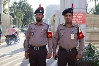 আজ-থেকে-নতুন-পোশাকে-নেমেছে-পুলিশ