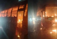 যাত্রীবাহী-চলন্ত-বাসে-আগুন