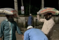 ১০-টাকায়-ইলিশ-মাছ-ও-এক-টাকায়-গরুর-মাংসের-পর-এবার-চালের-বস্তা-