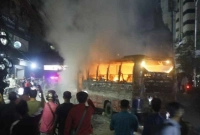 রাজধানীতে-আবারও-চলন্ত-বাসে-আগুন