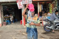 দুধ-দিয়ে-গোসল-করে-রাজনীতি-ছাড়লেন-স্বেচ্ছাসেবক-দল-নেতা