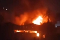 পোশাক-কারখানার-গুদামে-আগুন-আতঙ্ক-ছড়িয়ে-পড়ে-আশপাশেও