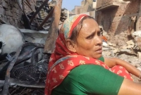 হাজারো-নিঃস্ব-মানুষের-মুখে-একটাই-কথা-‘গায়ের-কাপড়-ছাড়া-আর-কিছুই-নাই’