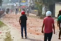 দফায়-দফায়-দুই-পক্ষের-সংঘর্ষ-আহত-২৫