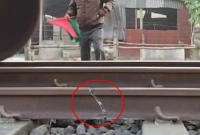 নাটোরে-অতিরিক্ত-ঠান্ডায়-রেললাইনে-ফাটল