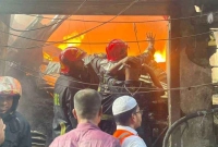 পুরান-ঢাকায়-ভয়াবহ-আগুন