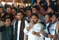 শাহবাগে-ছাত্র-জনতার-বিক্ষোভে-যোগ-দিলেন-নাহিদ-আসিফ