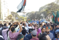 ‘আমরা-সবাই-হাদি-হবো-যুগে-যুগে-লড়ে-যাবো’-স্লোগানে-স্লোগানে-উত্তাল-শাহবাগ