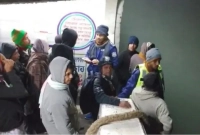 অল্পের-জন্য-প্রাণে-বাঁচলেন-সহস্রাধিক-যাত্রী-খবর-পেয়ে-ছুটে-এলো-নৌপুলিশ