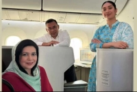 তারেক-রহমান-ও-তার-পরিবারের-ব্যবহারে-বিমোহিত-পাইলট-ও-কেবিন-ক্রুরা