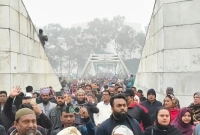 খালেদা-জিয়ার-কবর-জিয়ারত-করতে-মানুষের-ঢল