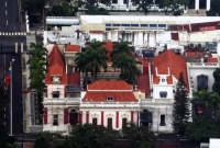 ভেনেজুয়েলার-প্রেসিডেন্ট-প্যালেসে-গোলাগুলি-বিমান-বিধ্বংসী-গোলা-নিক্ষেপ-