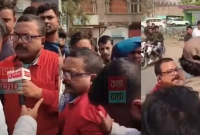 রিপাবলিক-বাংলার-সাংবাদিককে-এলাকাবাসীর-ধাওয়া