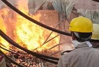 গুদামে-ভয়াবহ-অগ্নিকাণ্ড-৩-জনের-মৃত্যু-নিখোঁজ-১৩