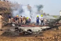 দুর্ঘটনার-পরপরই-বিমানটিতে-ভয়াবহ-আগুন-ধরে-যায়